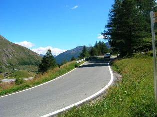 S26 descent from the Petit St Bernard pass