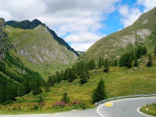 S26 descent from the Petit St Bernard pass